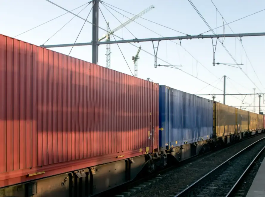 Pros and Cons of Rail Transportation