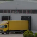 What is a Distribution Center? Types & Benefits!